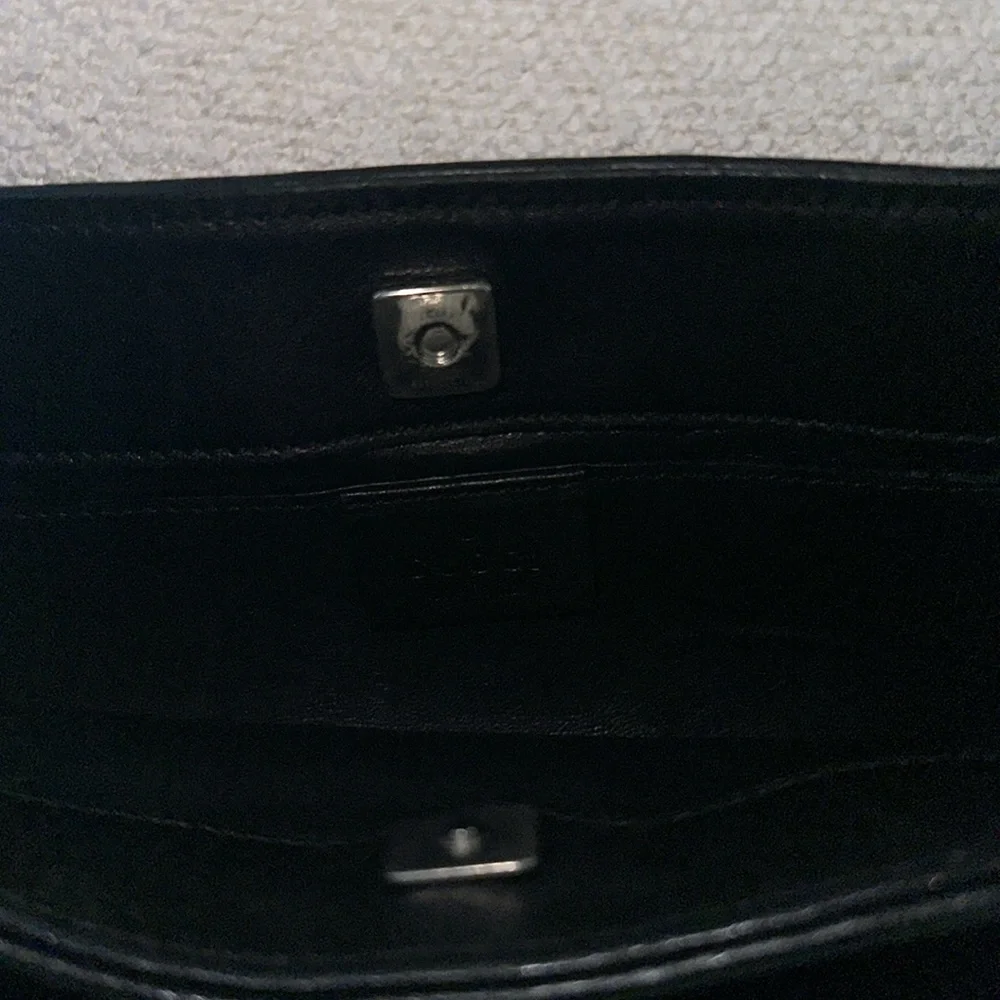 Gucci Black Shoulder Bag - Picture 11 of 17